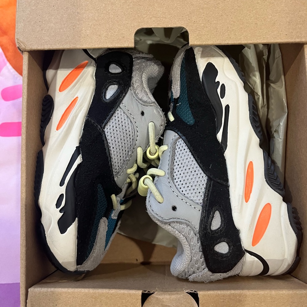 Kids YEEZY Boost 700 🌊 Waverunner💯